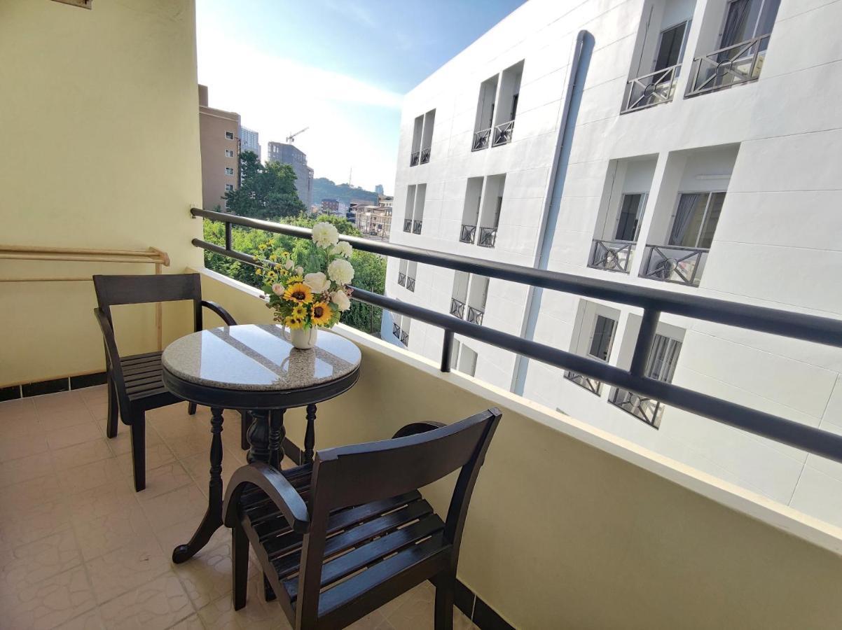 The Chanthong Residence And Hotel Pattaya Exteriör bild
